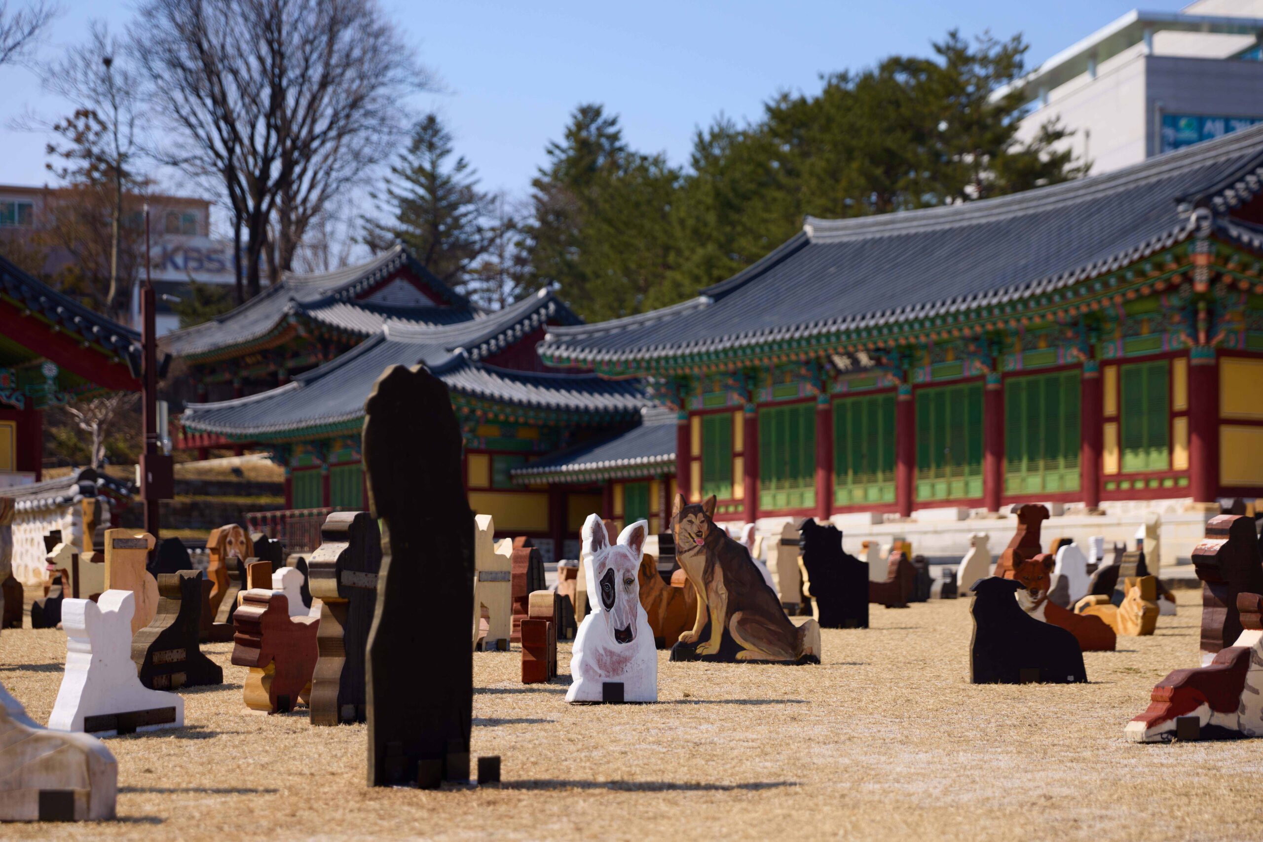 윤석남 〈1,025: 사람과 사람 없이〉
